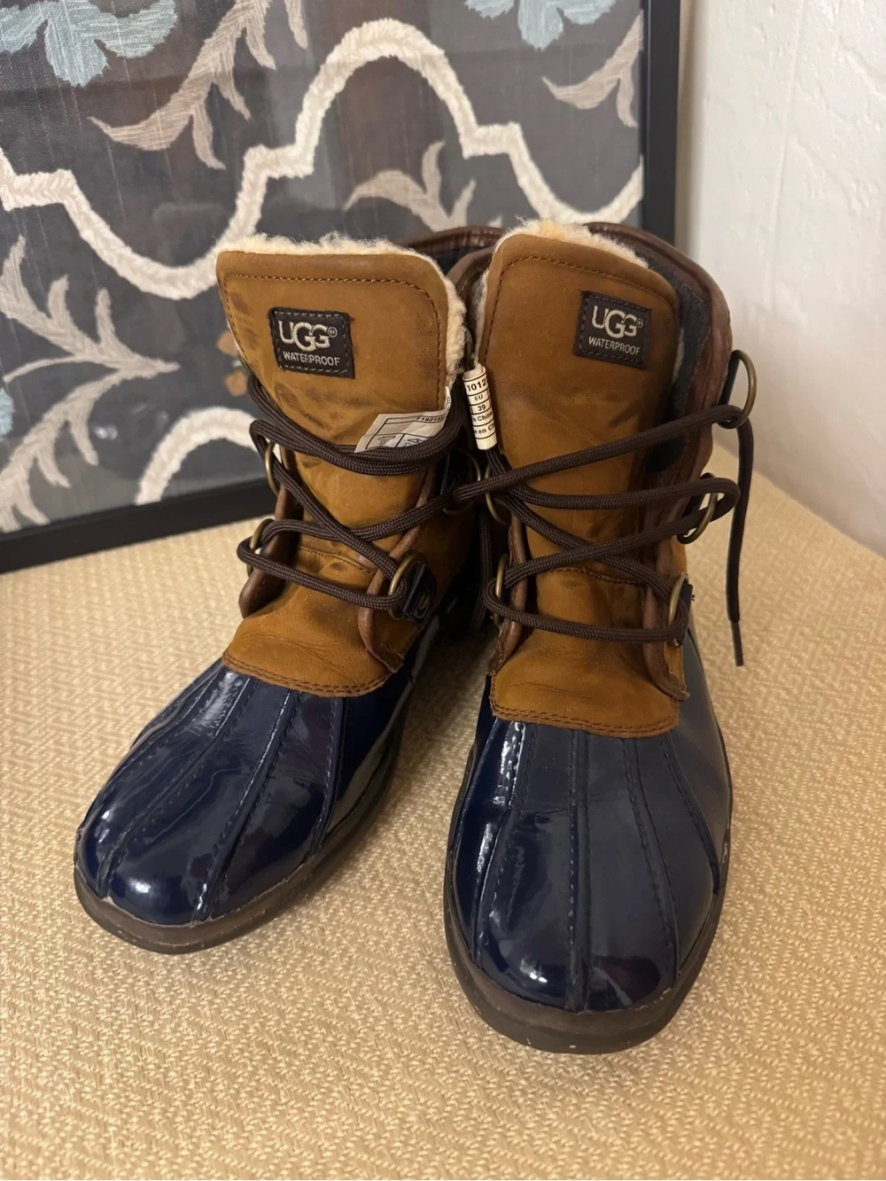 UGG Waterproof Duck Boots Brown & Navy Blue Lace Up Size 8 Women